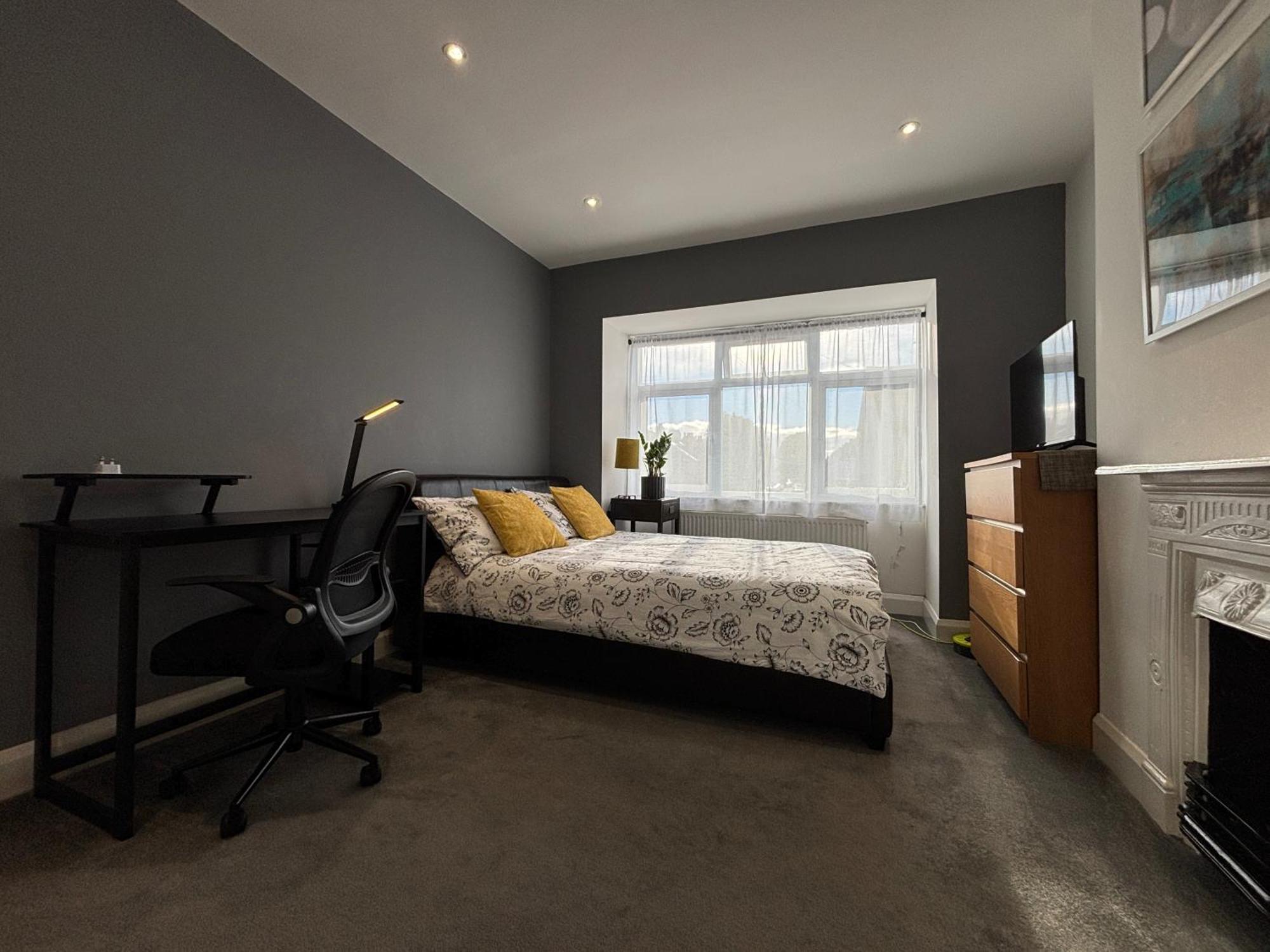 Entire House Floor Perfect For Couples & Freelancers - Available For Single Too Hotel London Exterior photo